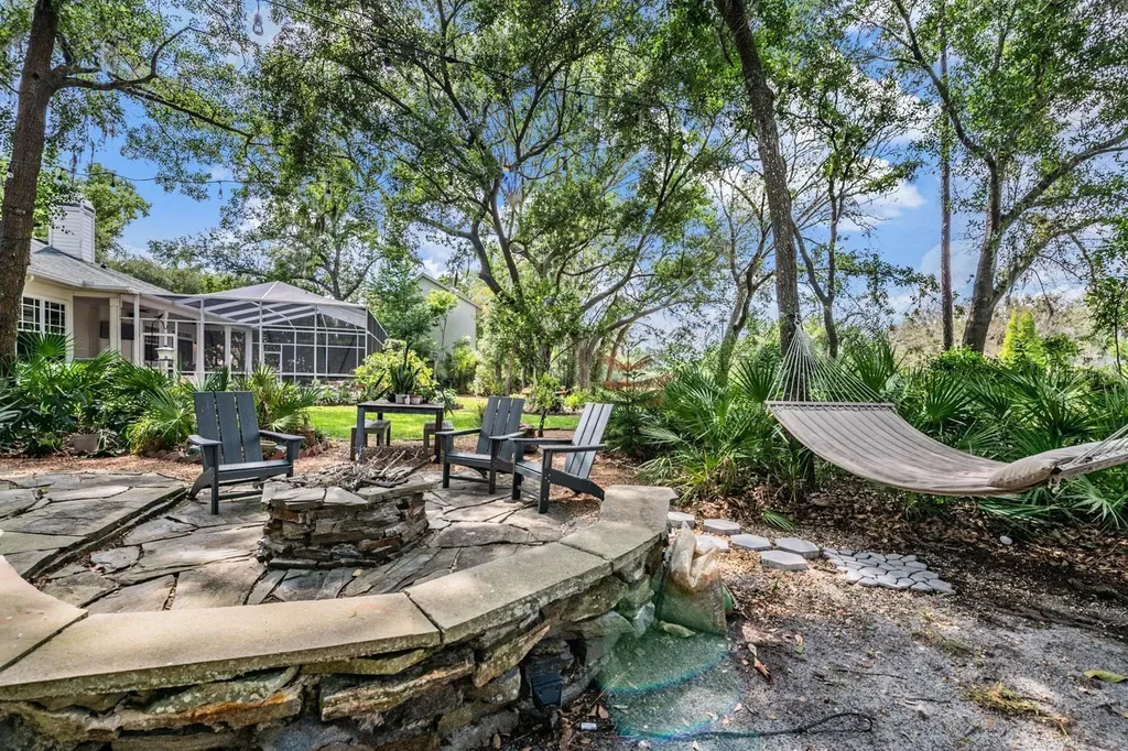 6004 Hammock Hill Avenue Lithia FL 33547