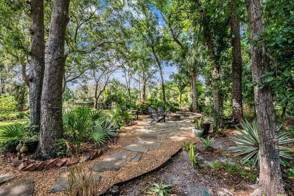 6004 Hammock Hill Avenue Lithia FL 33547