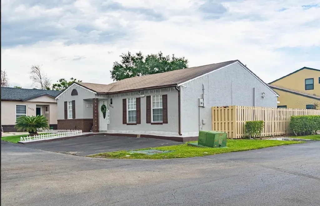 8419 NW 193rd Lane Hialeah FL 33015