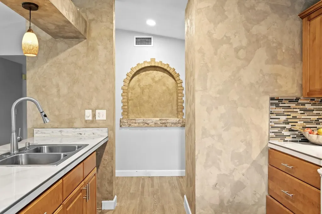 105 Kilsythe Street Oldsmar FL 34677