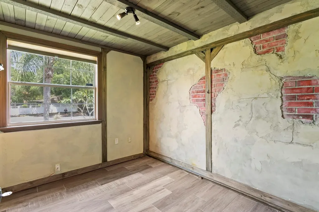 105 Kilsythe Street Oldsmar FL 34677