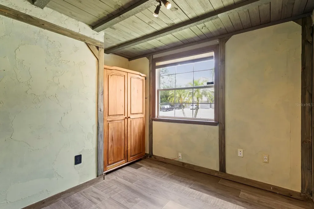 105 Kilsythe Street Oldsmar FL 34677