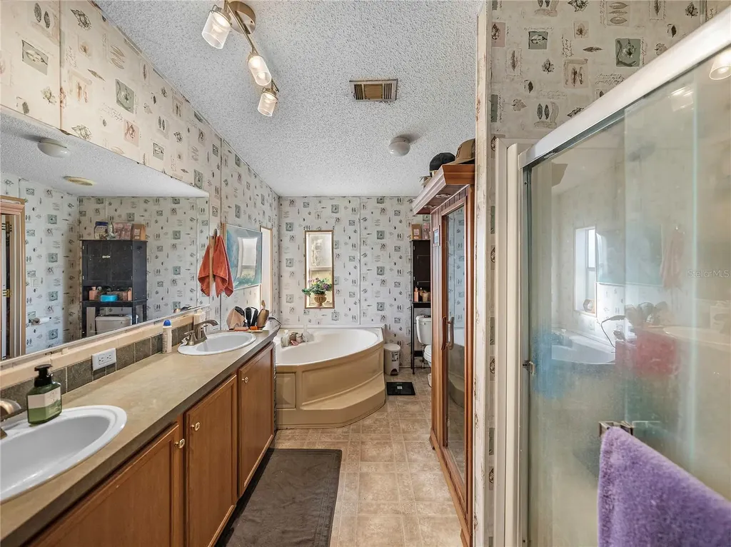 11404 Lithia Pinecrest Road Lithia FL 33547