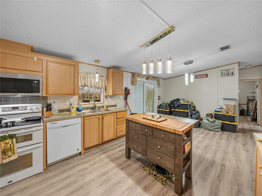 11404 Lithia Pinecrest Road Lithia FL 33547