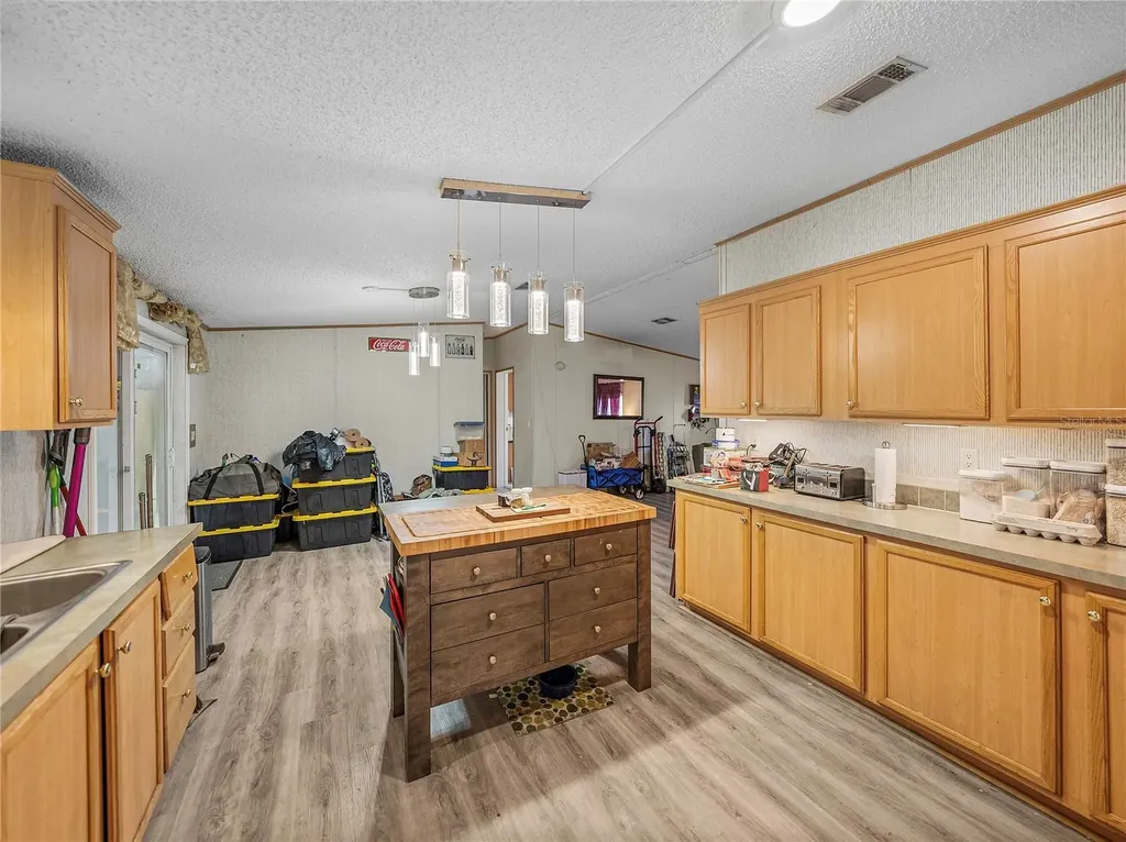 11404 Lithia Pinecrest Road Lithia FL 33547