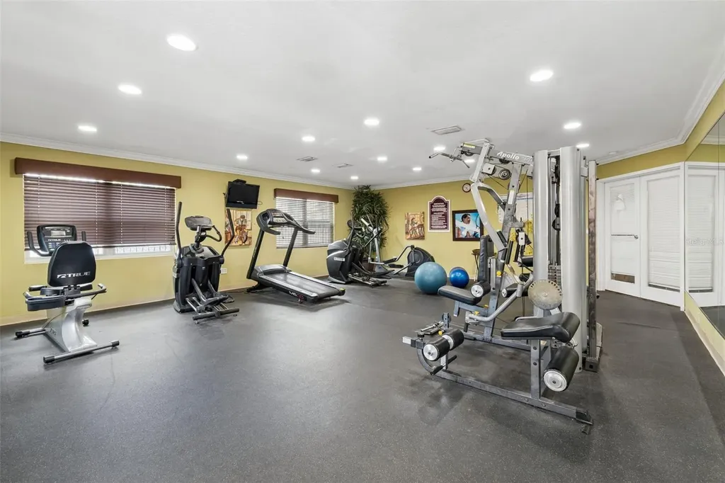 7210 N Manhattan Avenue Tampa FL 33614