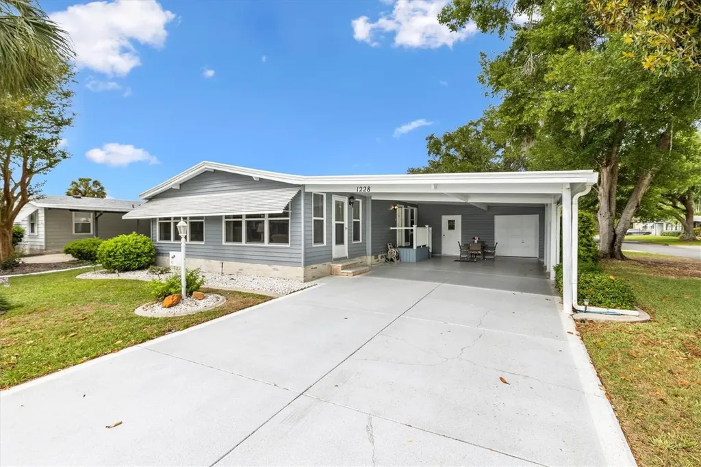 1228 Palmetto Drive The Villages FL 32159