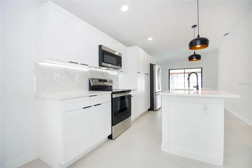 9409 Lonsdale Court Tampa FL 33615