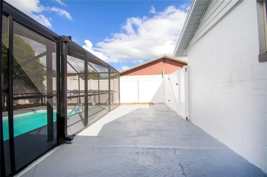 9409 Lonsdale Court Tampa FL 33615