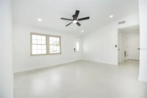 9409 Lonsdale Court Tampa FL 33615