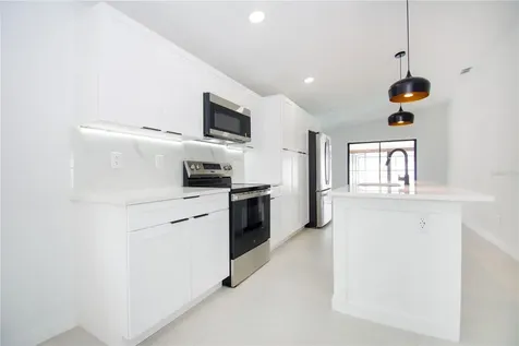 9409 Lonsdale Court Tampa FL 33615