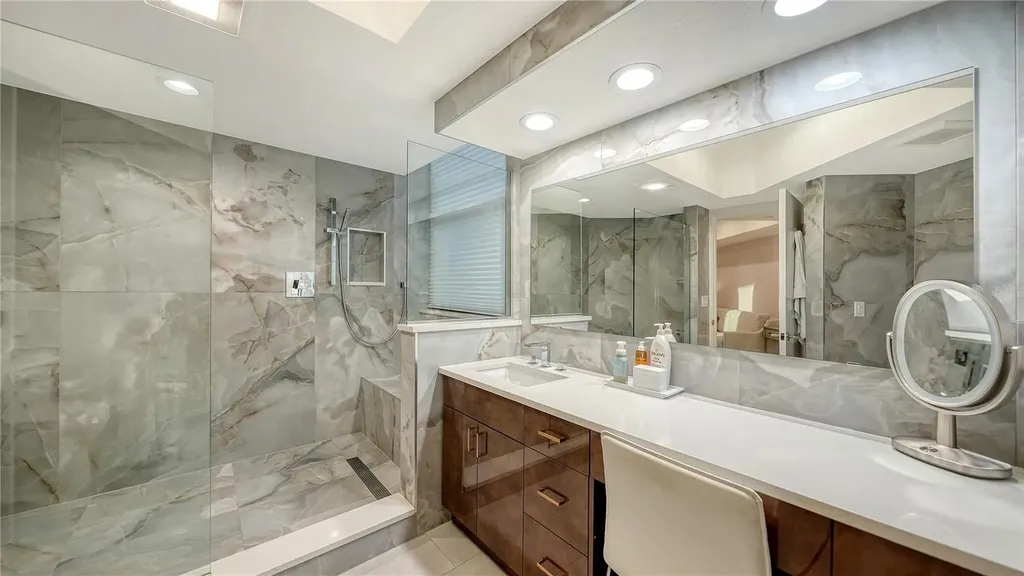 1241 Gulf Of Mexico Drive Longboat Key FL 34228
