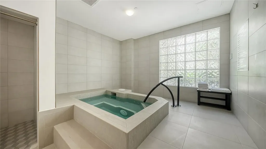 1241 Gulf Of Mexico Drive Longboat Key FL 34228