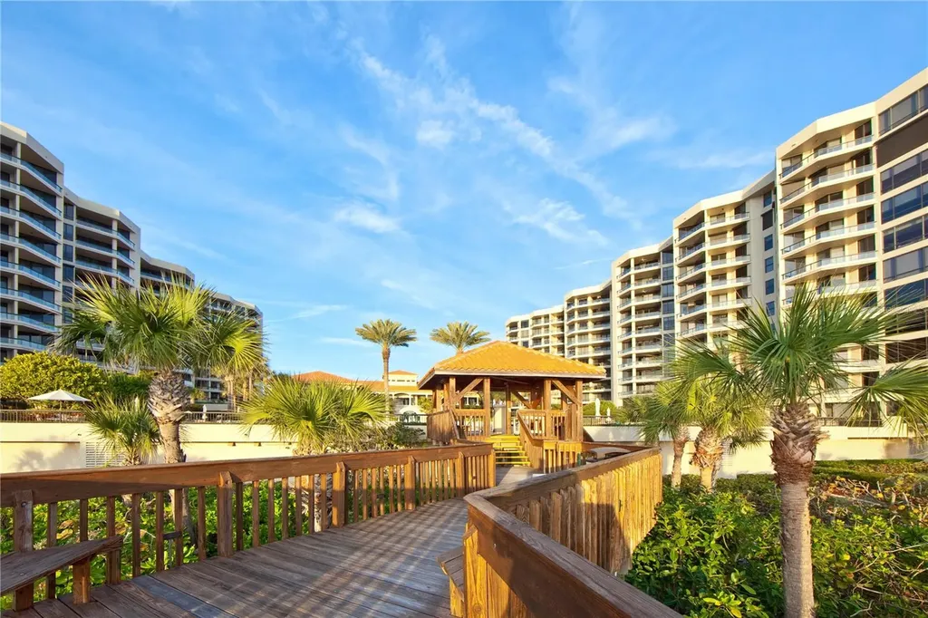 1241 Gulf Of Mexico Drive Longboat Key FL 34228