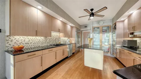 1241 Gulf Of Mexico Drive Longboat Key FL 34228