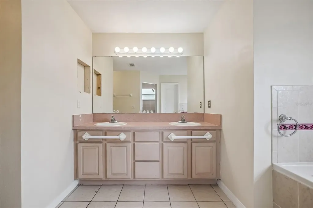 106 Castleford Way Kissimmee FL 34758