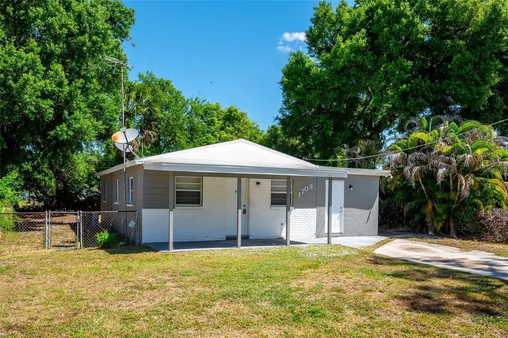 1709 W Comanche Avenue Tampa FL 33603