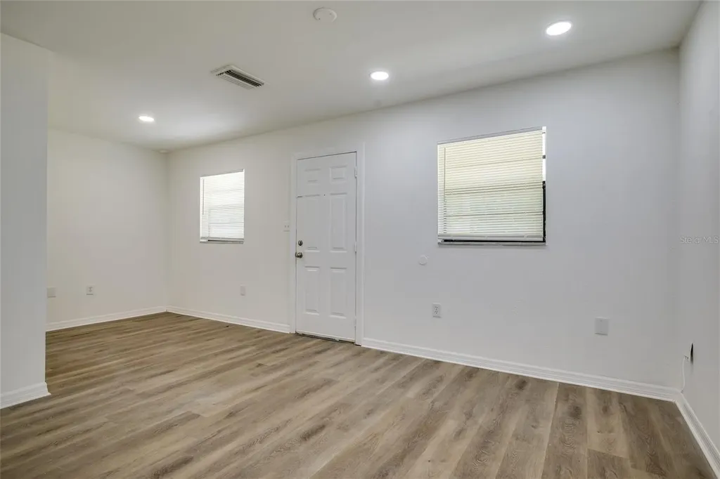 1709 W Comanche Avenue Tampa FL 33603