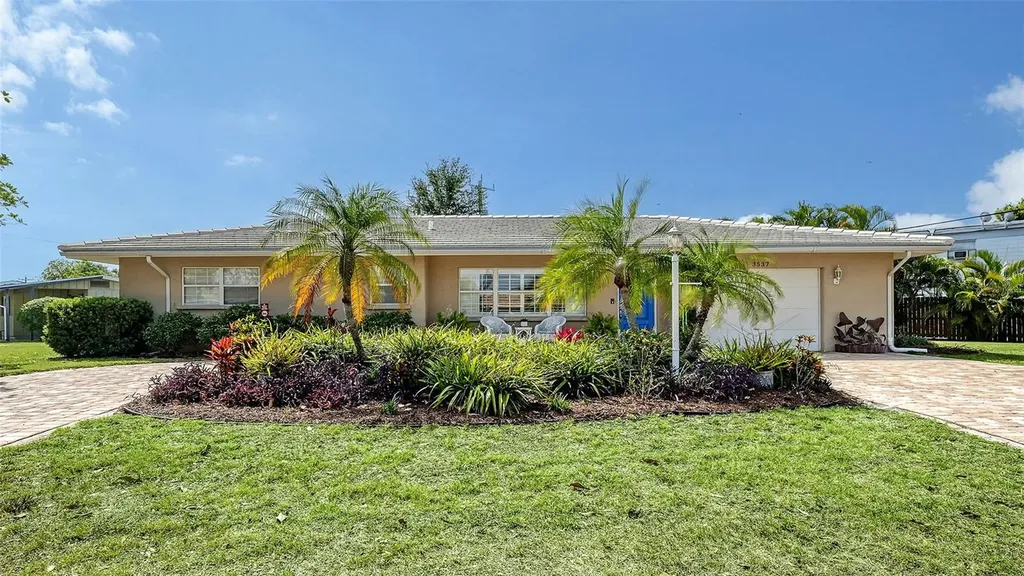 3537 S School Avenue Sarasota FL 34239