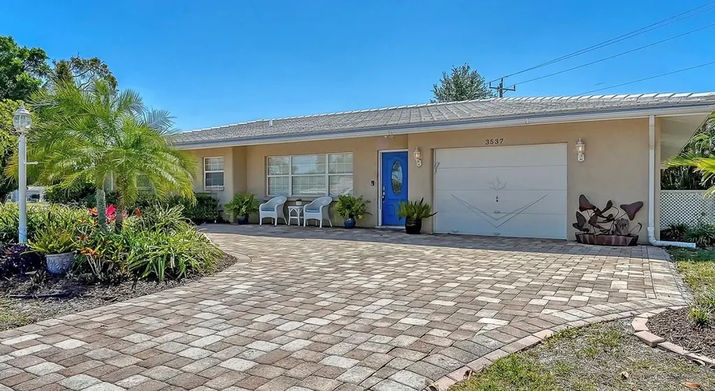 3537 S School Avenue Sarasota FL 34239