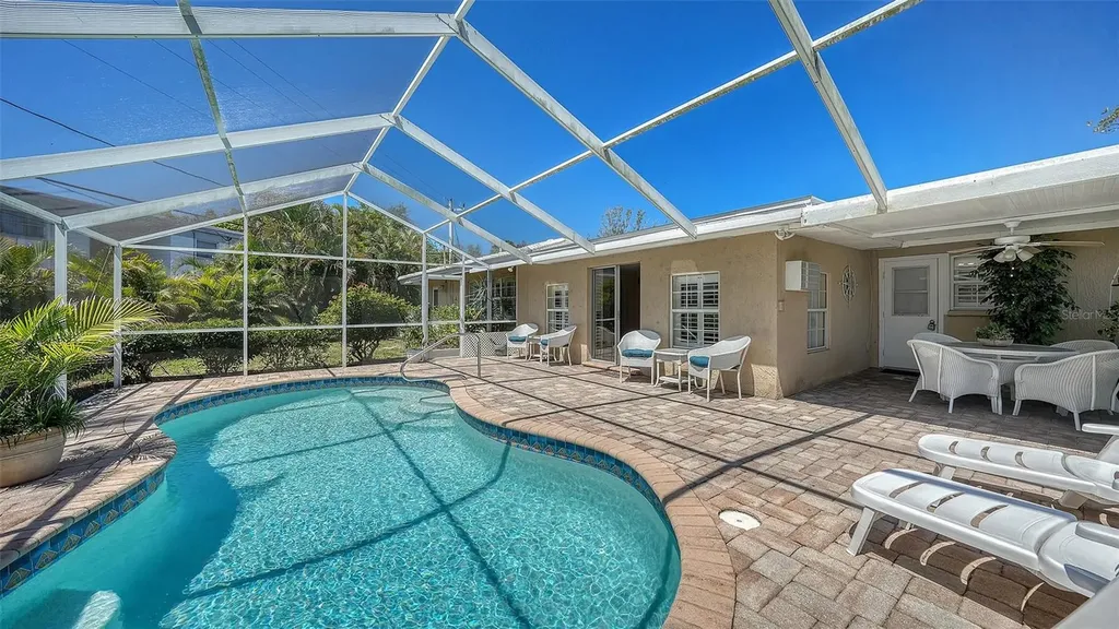 3537 S School Avenue Sarasota FL 34239