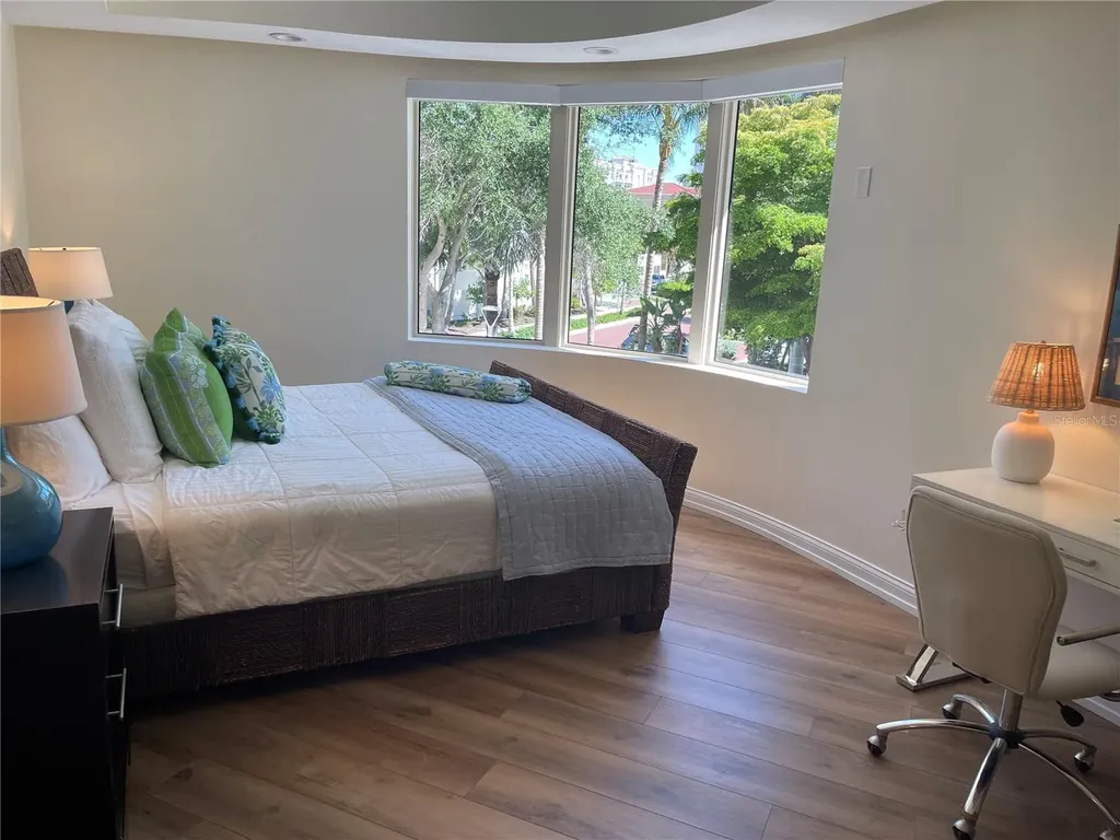 128 Golden Gate Point Sarasota FL 34236