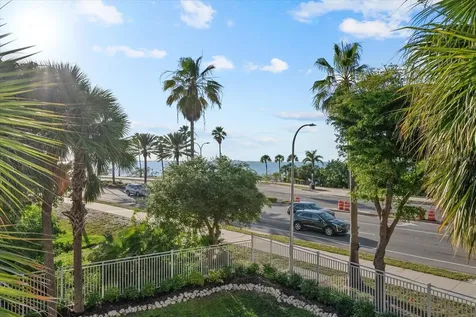 128 Golden Gate Point Sarasota FL 34236