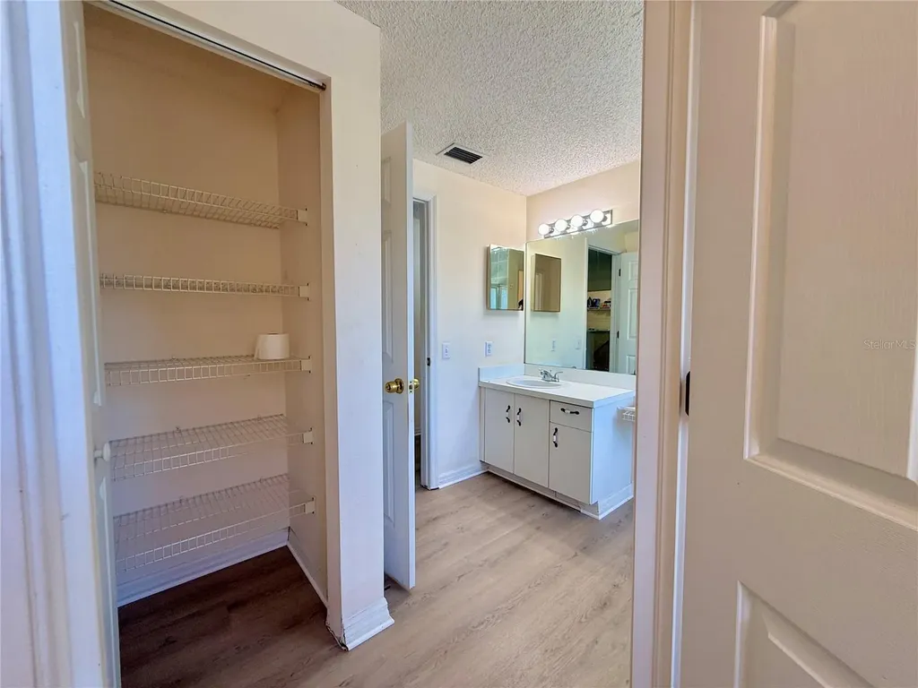 1702 Sunkissed Drive Tarpon Springs FL 34689
