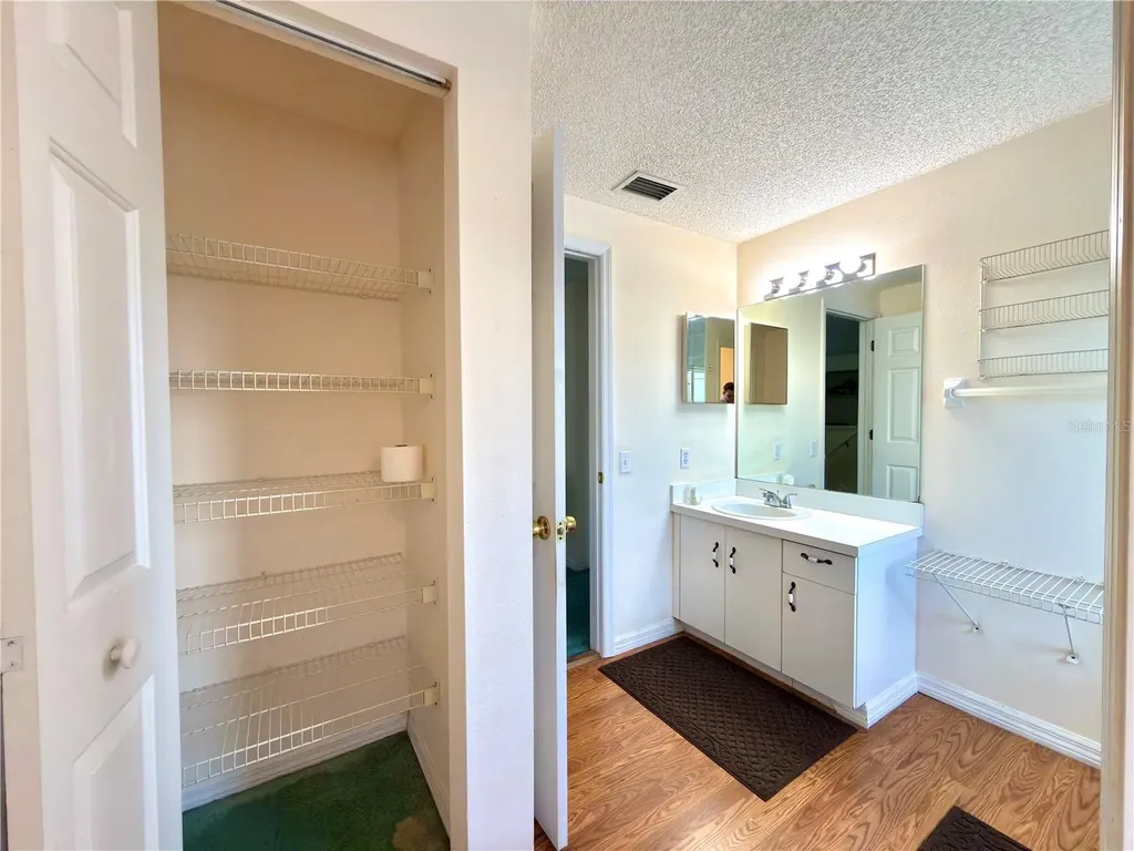 1702 Sunkissed Drive Tarpon Springs FL 34689