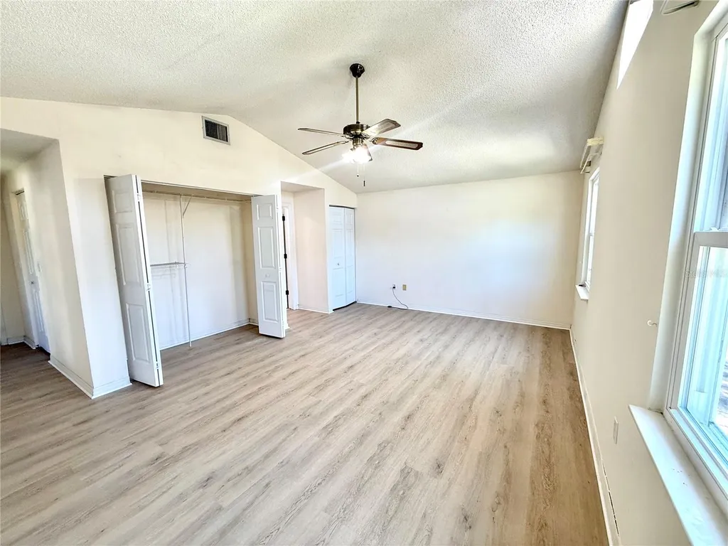 1702 Sunkissed Drive Tarpon Springs FL 34689