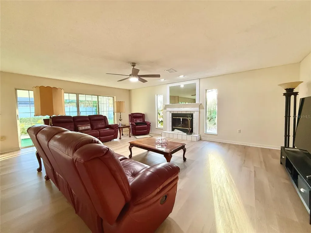 1702 Sunkissed Drive Tarpon Springs FL 34689