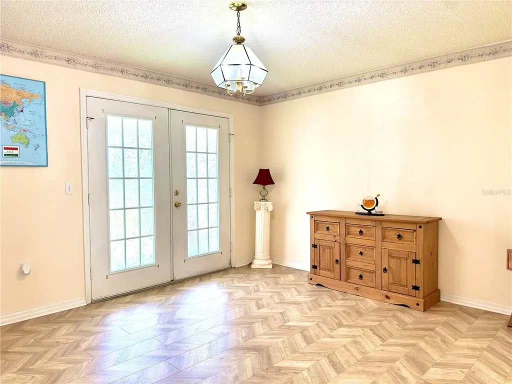 1702 Sunkissed Drive Tarpon Springs FL 34689
