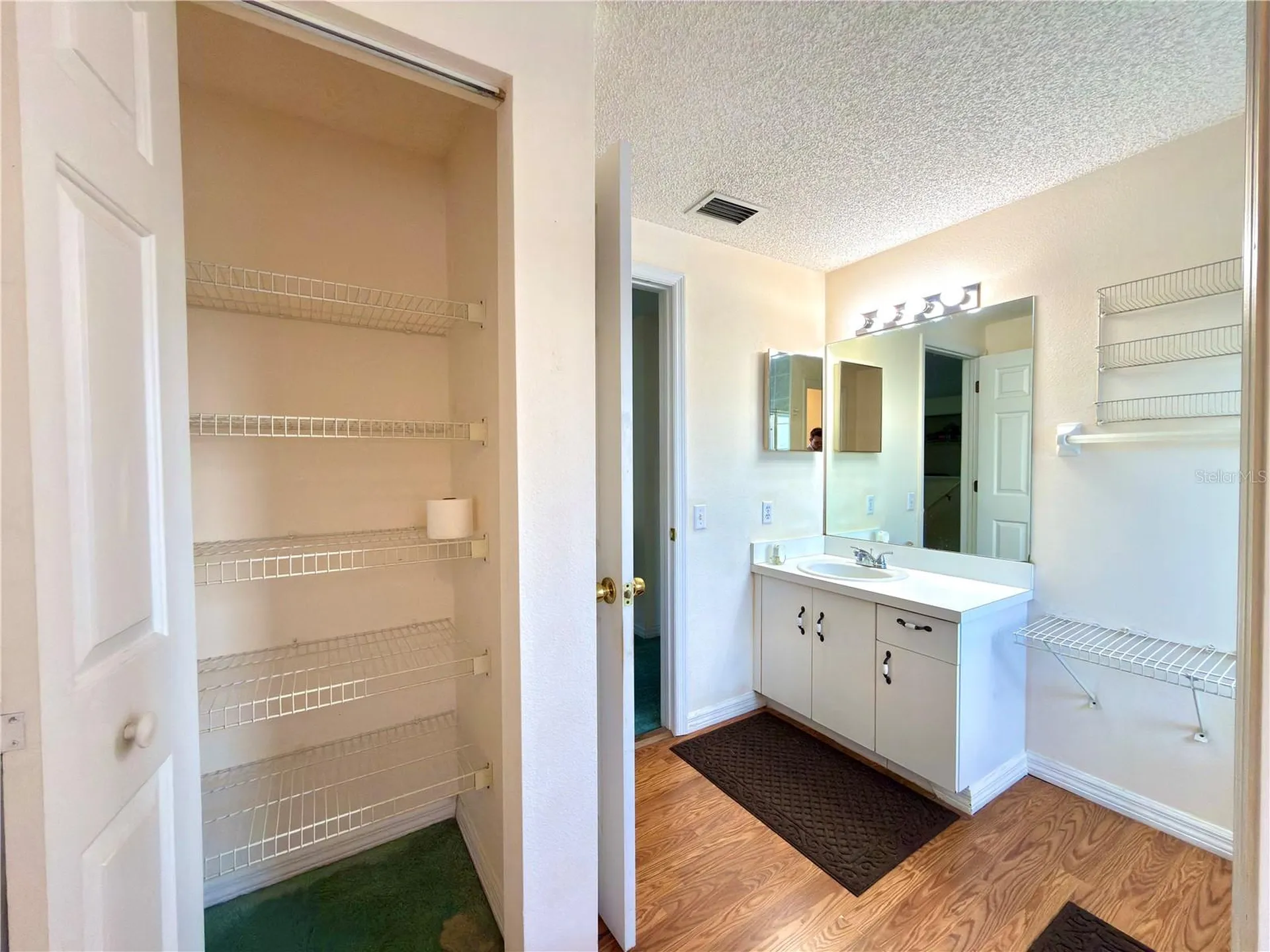 1702 Sunkissed Drive Tarpon Springs FL 34689