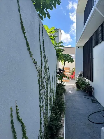 205 Las Flores Street San Juan PR 00912