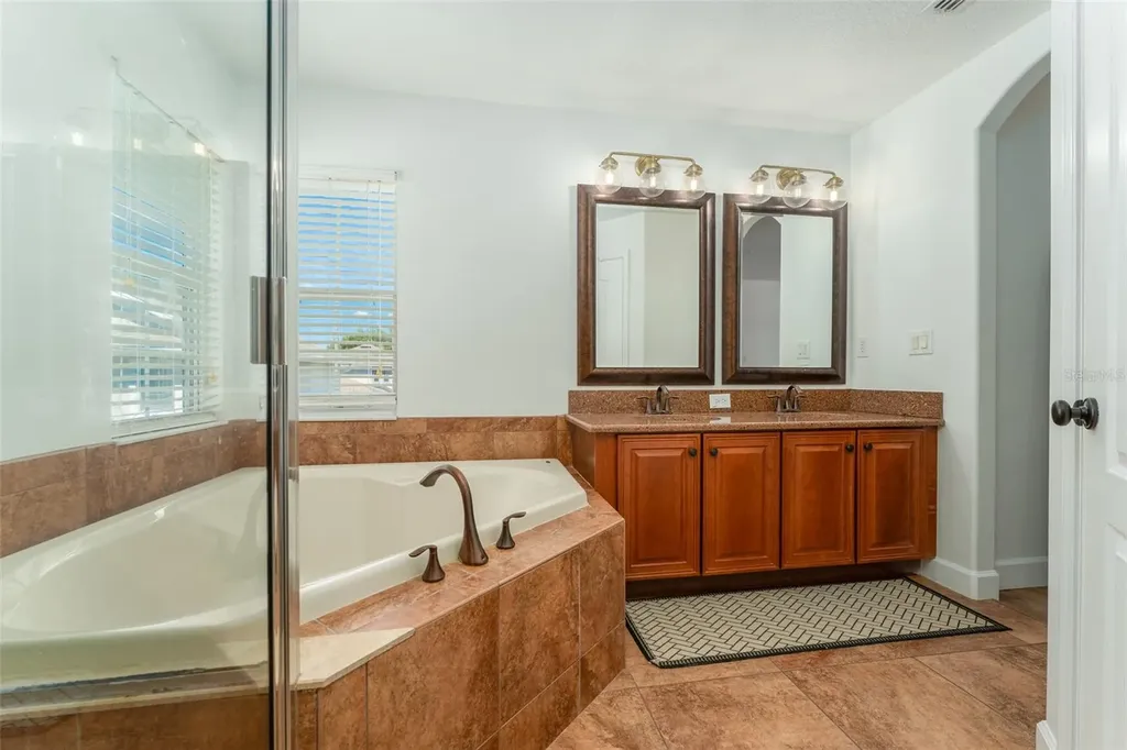 16008 Palmettorun Circle Lithia FL 33547