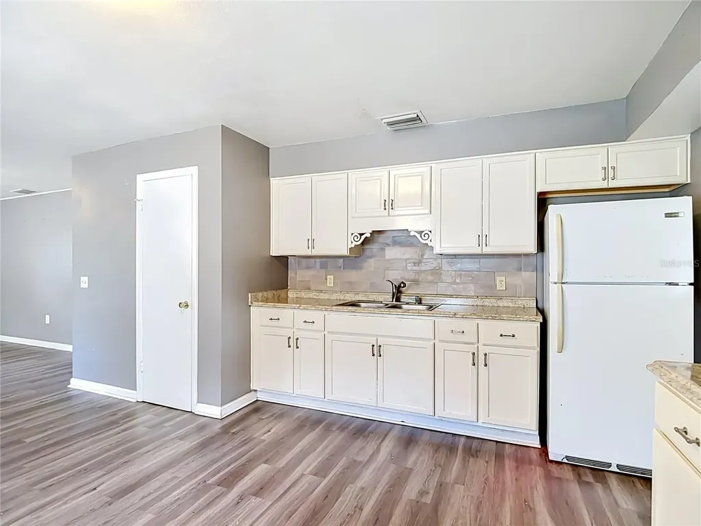 6155 9th Street Zephyrhills FL 33542