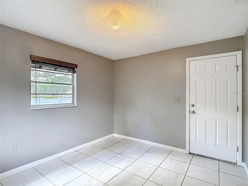 6155 9th Street Zephyrhills FL 33542