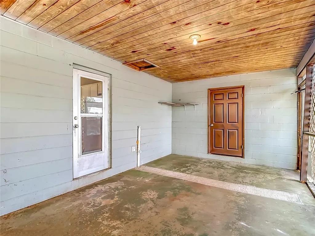 6155 9th Street Zephyrhills FL 33542