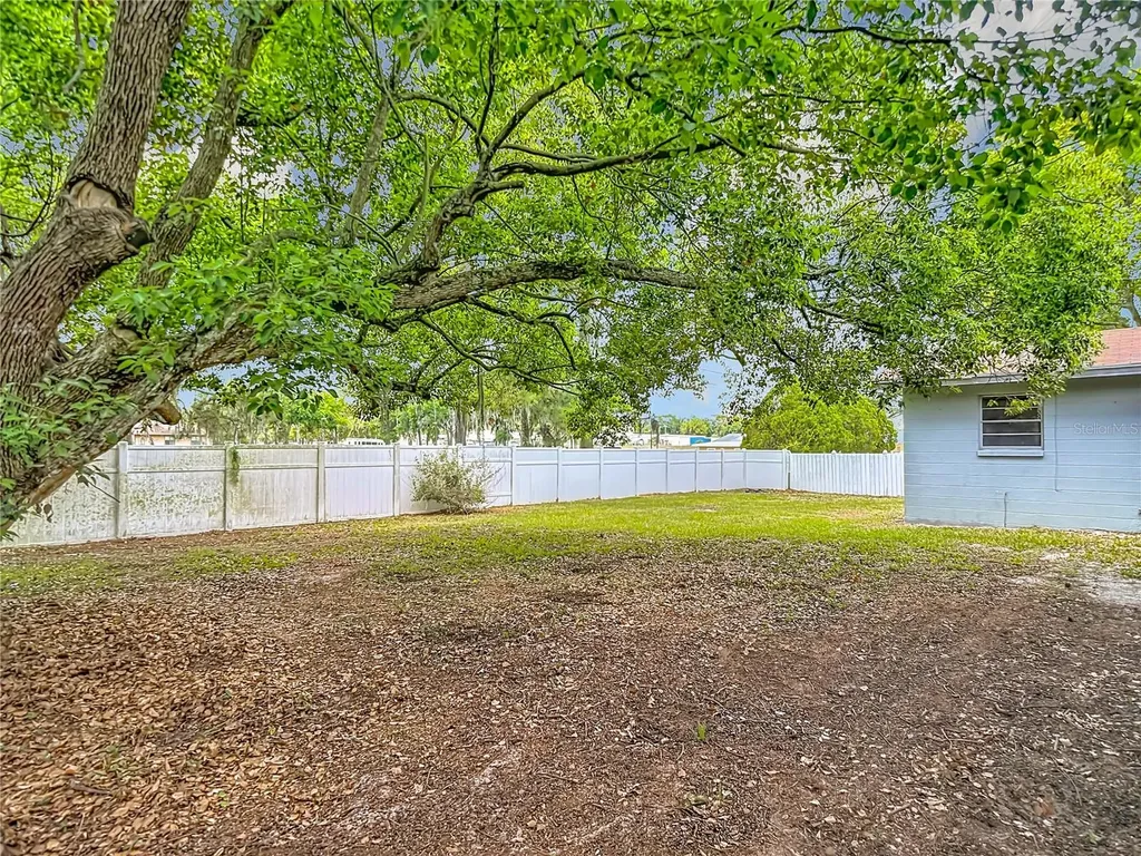 6155 9th Street Zephyrhills FL 33542
