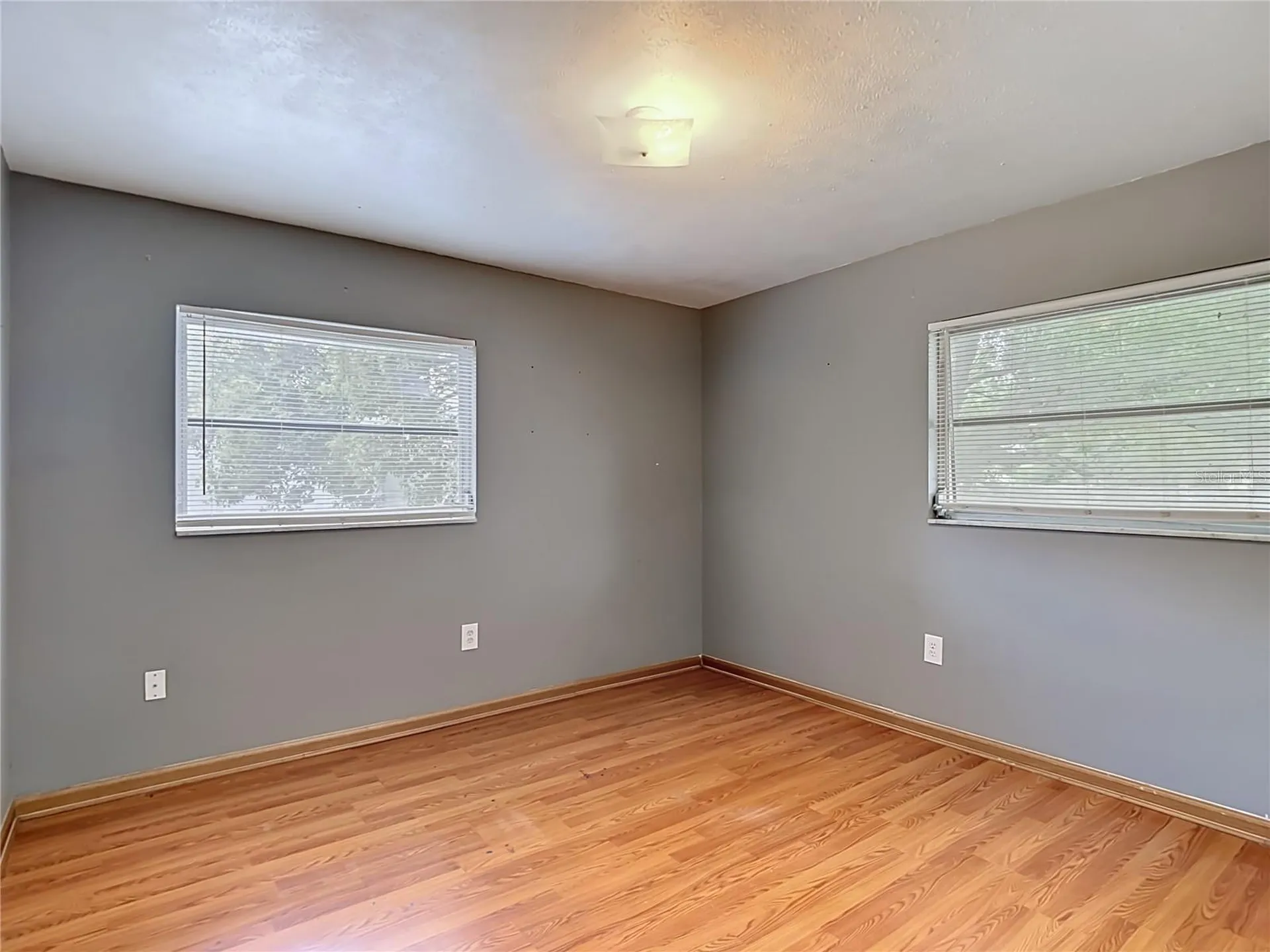6155 9th Street Zephyrhills FL 33542