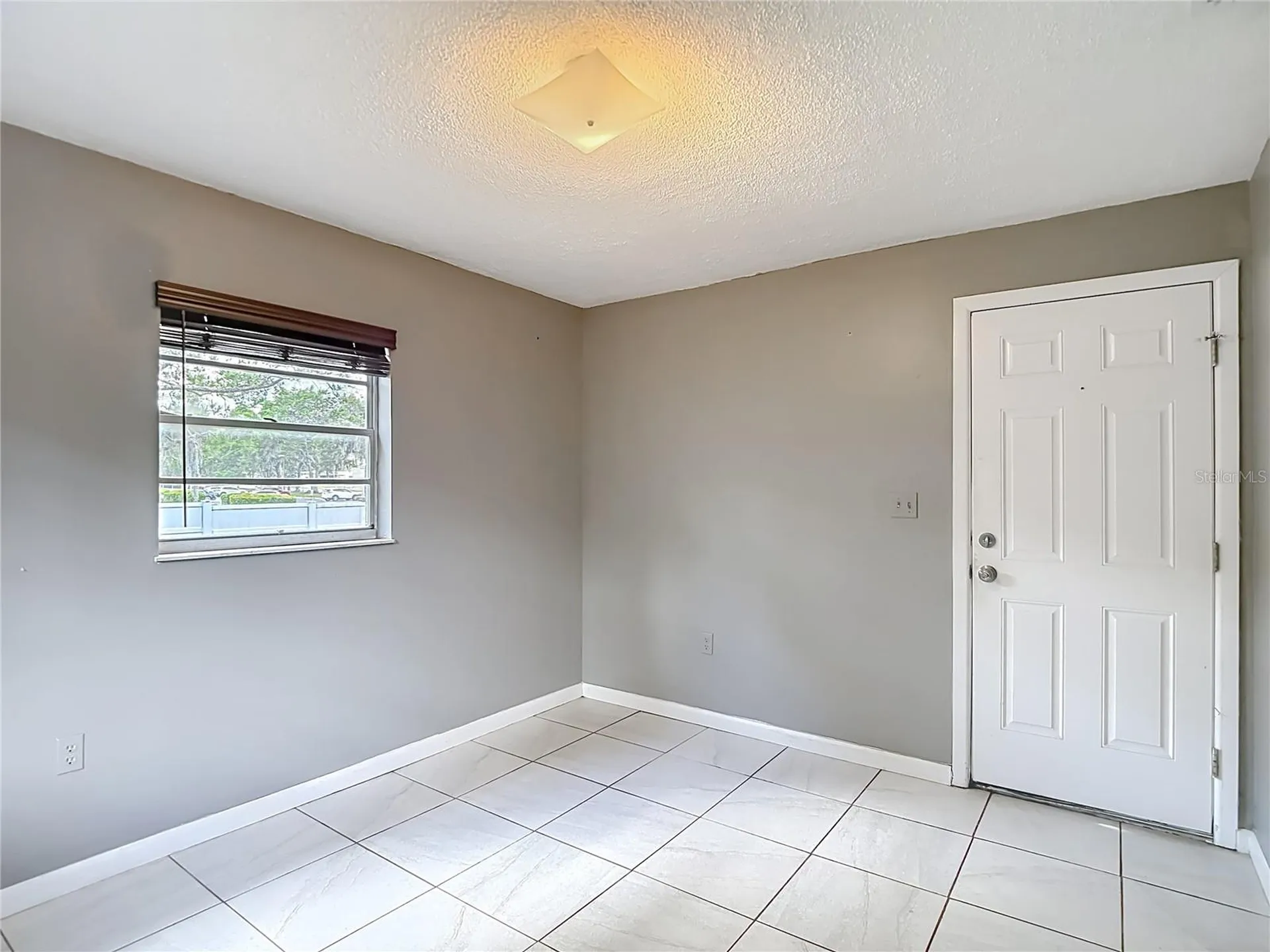 6155 9th Street Zephyrhills FL 33542