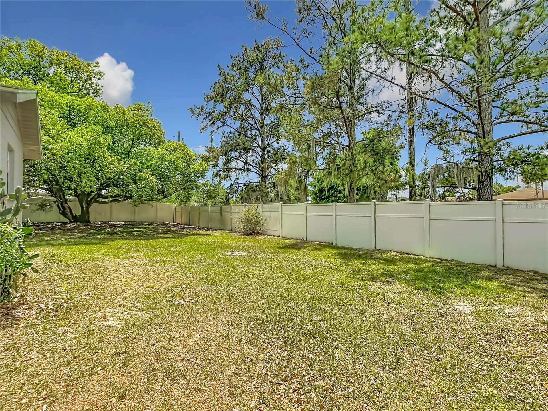 6155 9th Street Zephyrhills FL 33542
