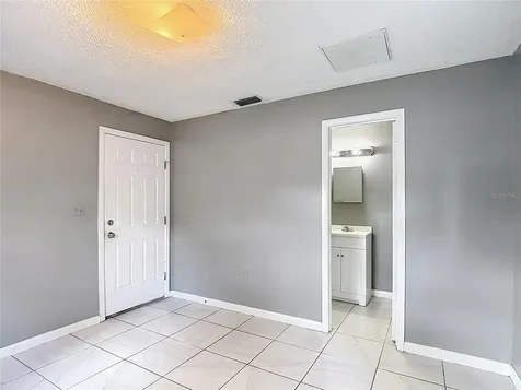 6155 9th Street Zephyrhills FL 33542