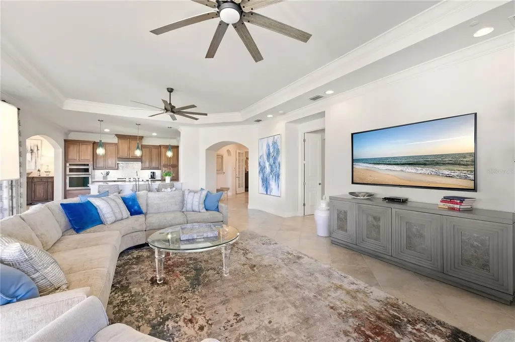 2555 Marquesa Royale Lane Naples FL 34109