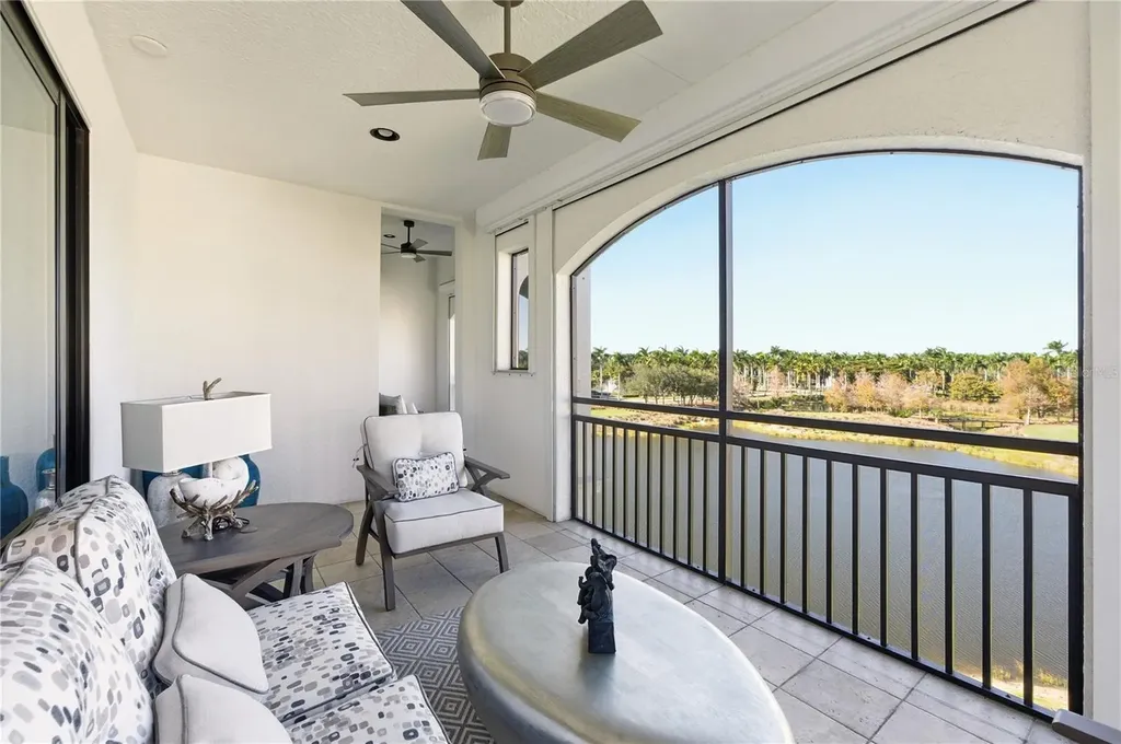 2555 Marquesa Royale Lane Naples FL 34109