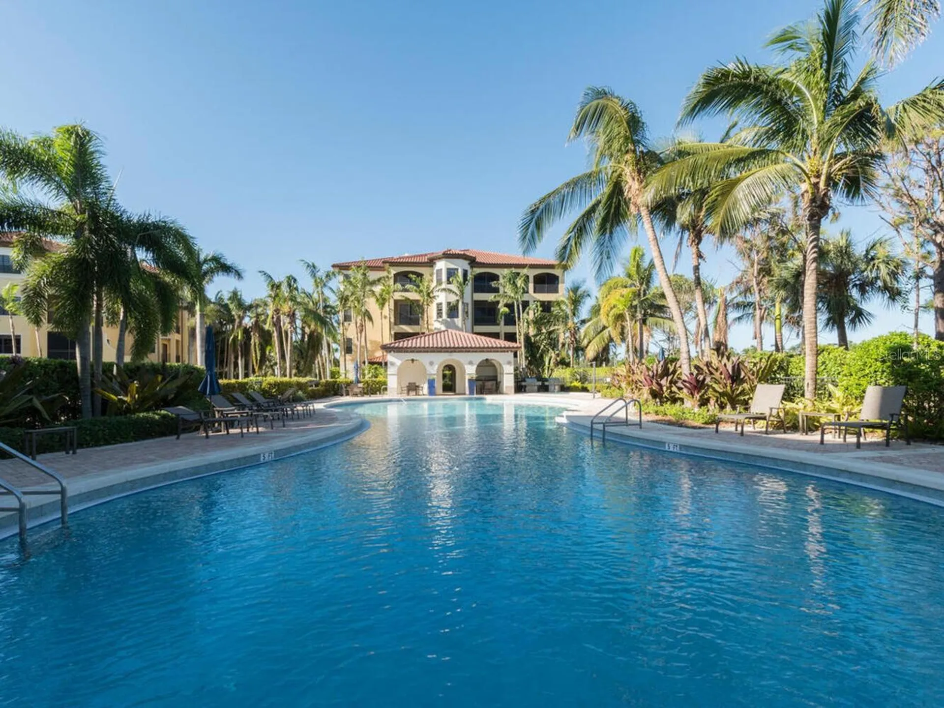 2555 Marquesa Royale Lane Naples FL 34109