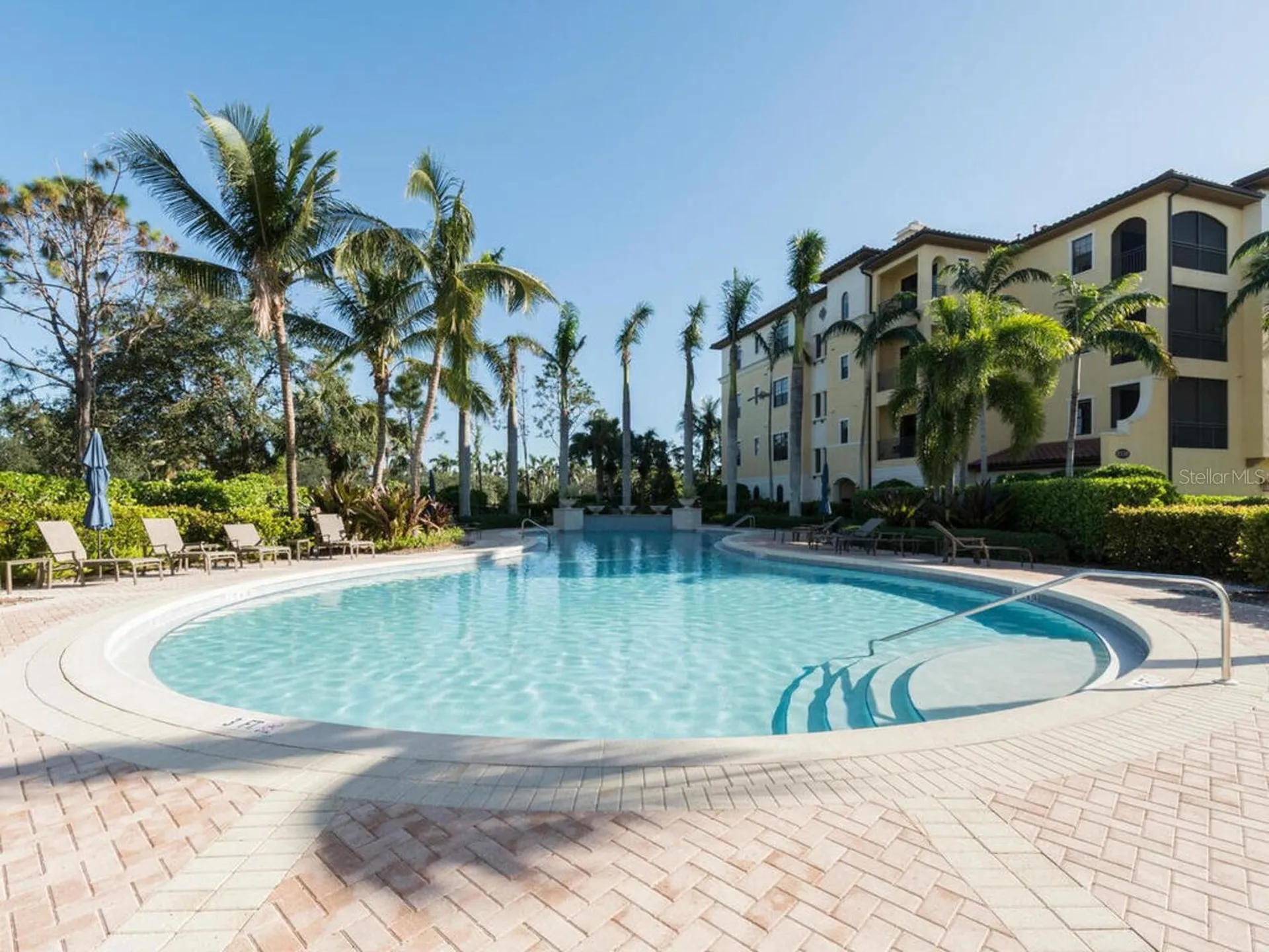2555 Marquesa Royale Lane Naples FL 34109