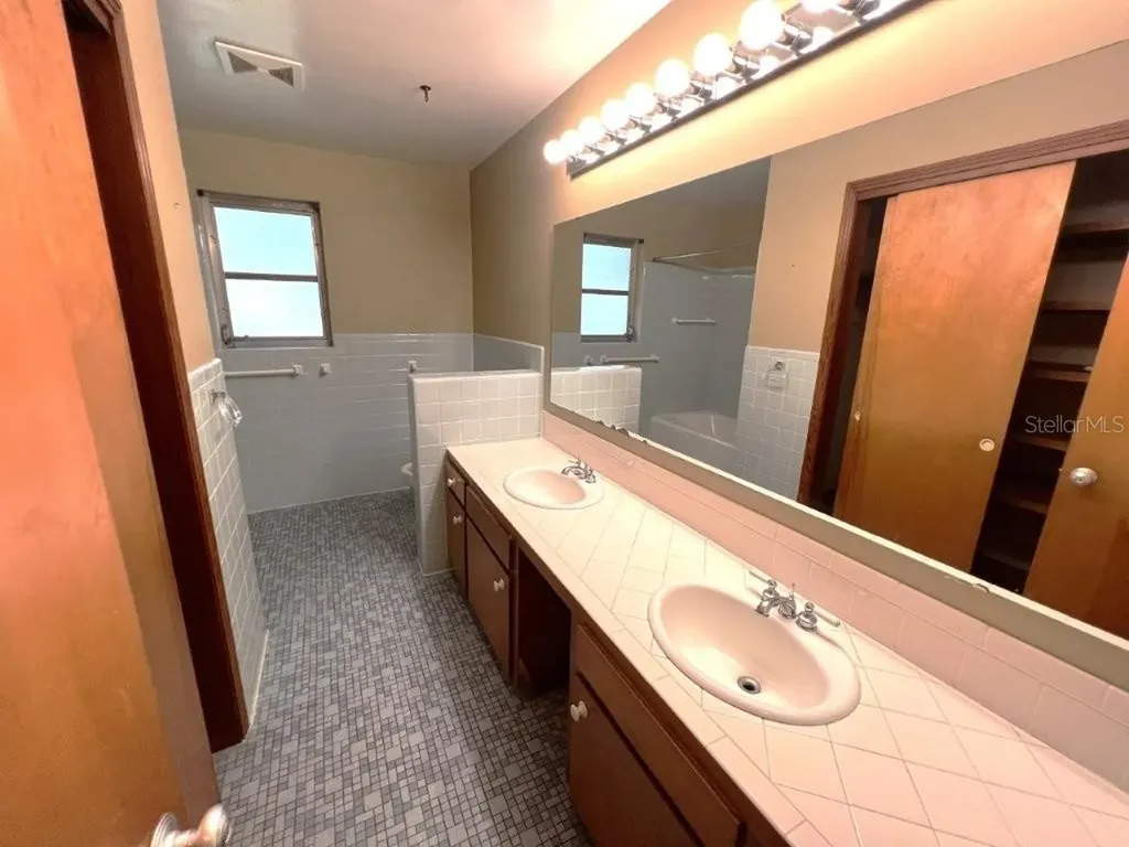 106 SW 38th Street Gainesville FL 32607