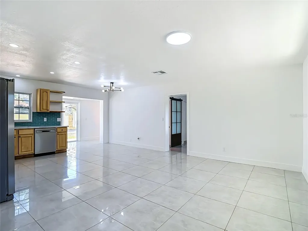 8639 May Circle Tampa FL 33614