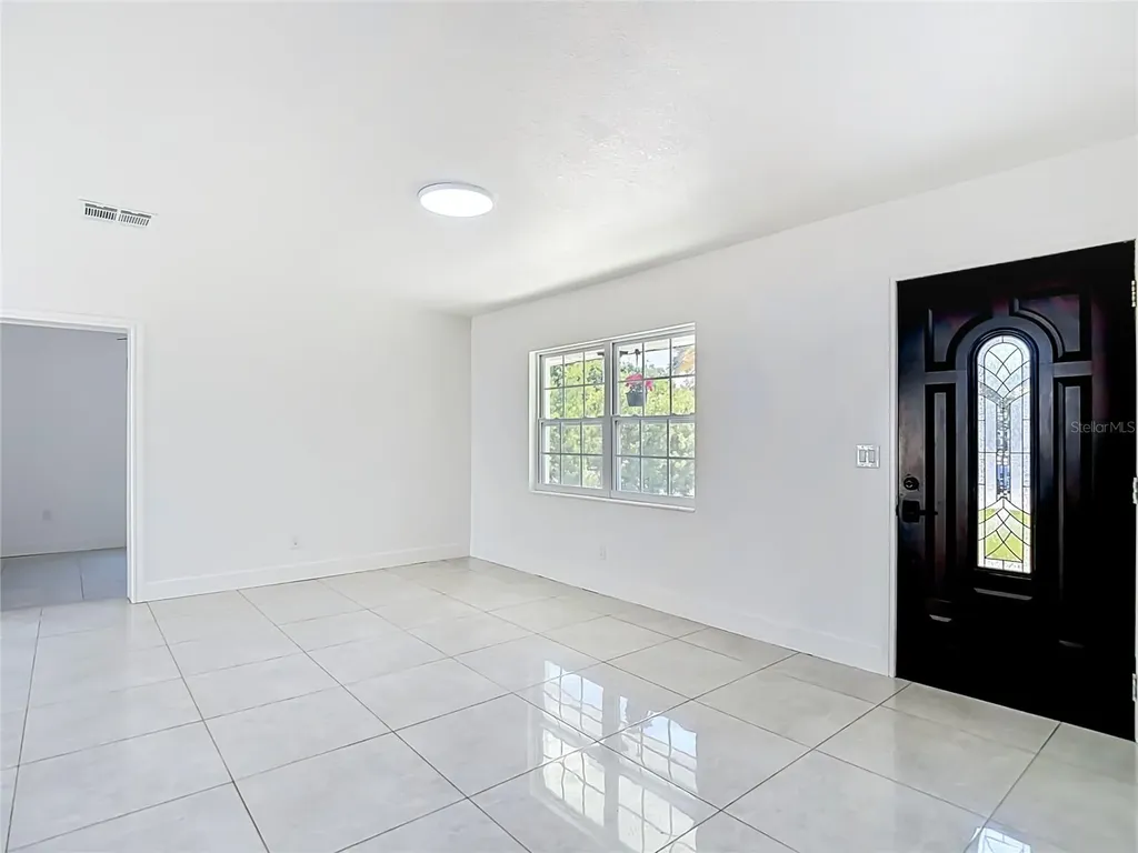8639 May Circle Tampa FL 33614